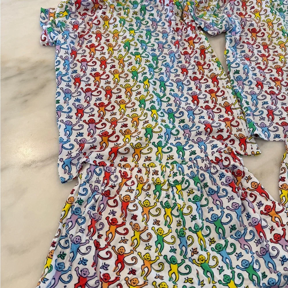 Roller rabbit monkey pajamas rainbow xxs two sets available. Price per set - Picture 8 of 12